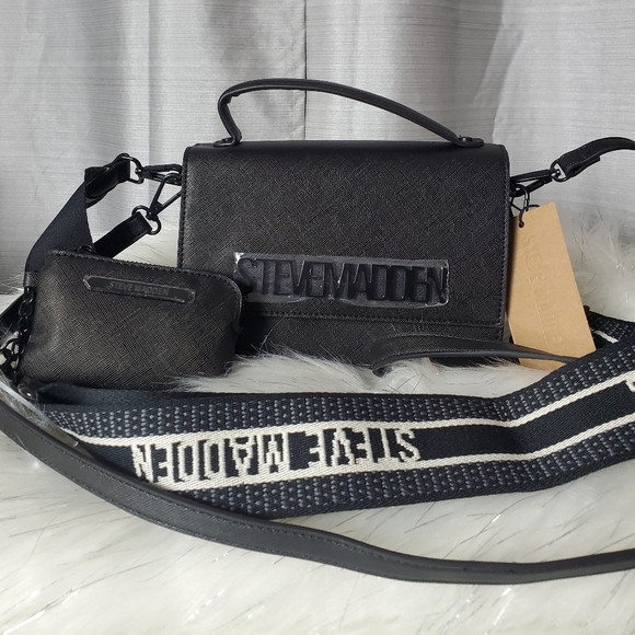 Steve Madden Handbags - STEVE MADDEN black bhama crossbody bag